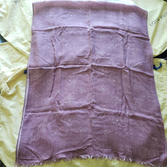 Limited Time Listing Authentic Louis Vuitton Rose Monogram Etole Mahina Scarf - Picture 4 of 9